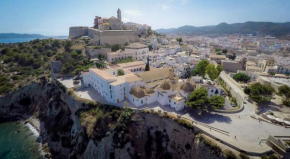  Hotel Mirador de Dalt Vila  Ибица